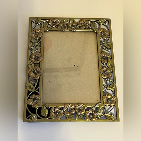 Snapshot of Vintage Metal Picture Frame Decor